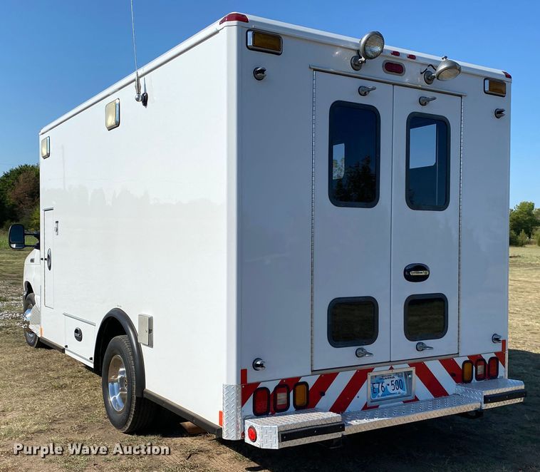 image for item JW9423 2011 Ford E450 Super Duty  delivery van