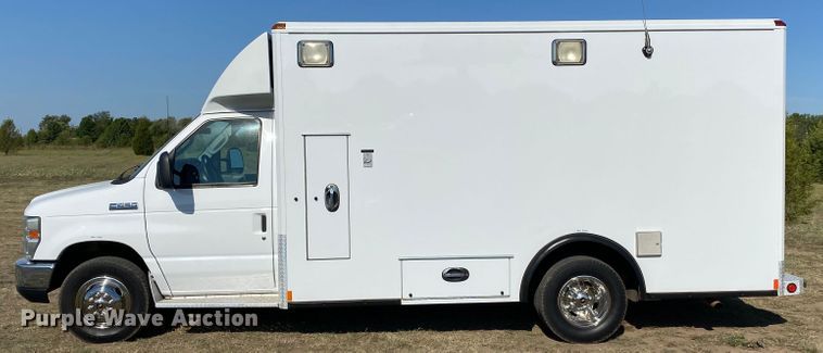 image for item JW9423 2011 Ford E450 Super Duty  delivery van