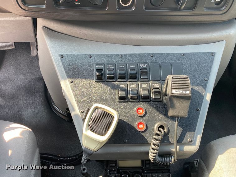 image for item JW9423 2011 Ford E450 Super Duty  delivery van