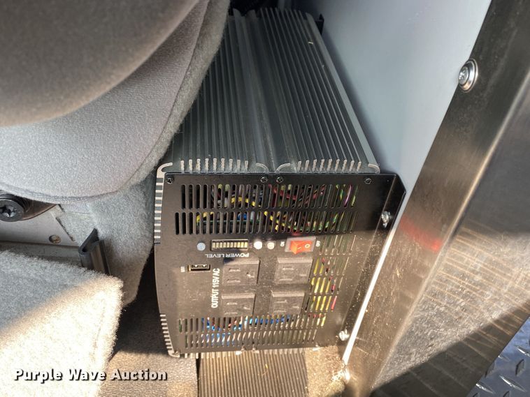 image for item JW9423 2011 Ford E450 Super Duty  delivery van