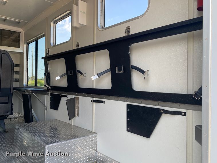 image for item JW9423 2011 Ford E450 Super Duty  delivery van