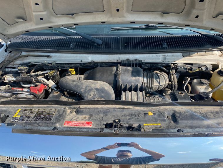 image for item JW9423 2011 Ford E450 Super Duty  delivery van