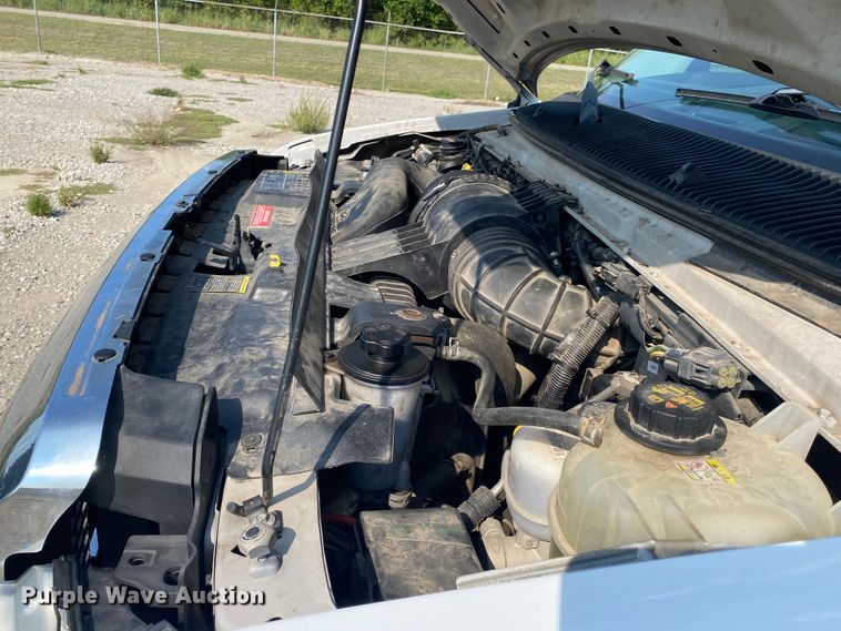 image for item JW9423 2011 Ford E450 Super Duty  delivery van