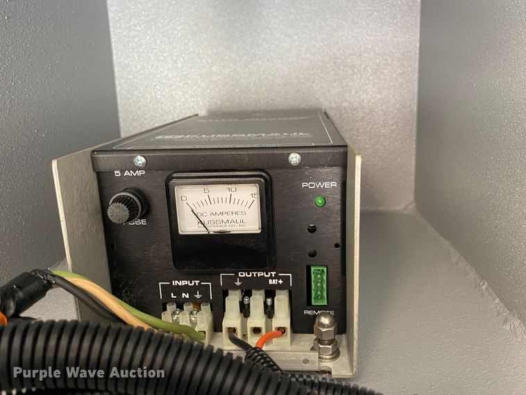 image for item JW9423 2011 Ford E450 Super Duty  delivery van