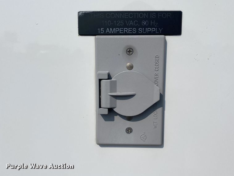 image for item JW9423 2011 Ford E450 Super Duty  delivery van