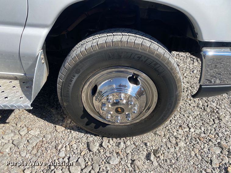 image for item JW9423 2011 Ford E450 Super Duty  delivery van