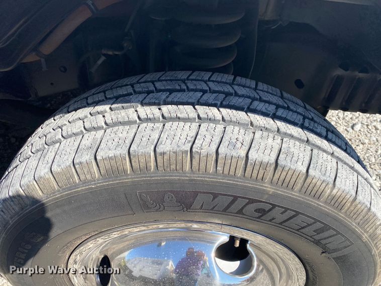 image for item JW9423 2011 Ford E450 Super Duty  delivery van