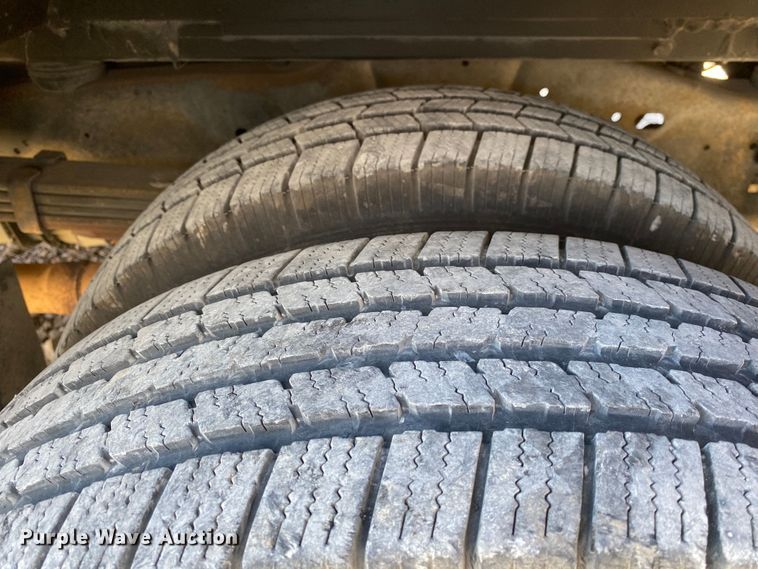 image for item JW9423 2011 Ford E450 Super Duty  delivery van