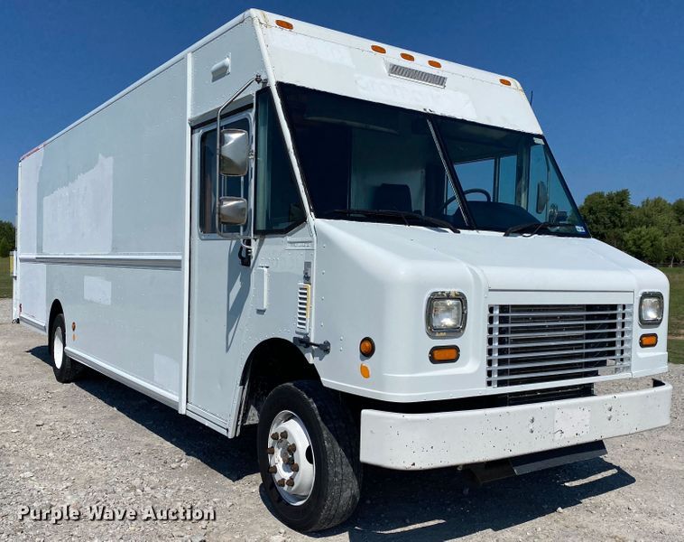 image for item JW9427 2008 Freightliner MT55  delivery truck