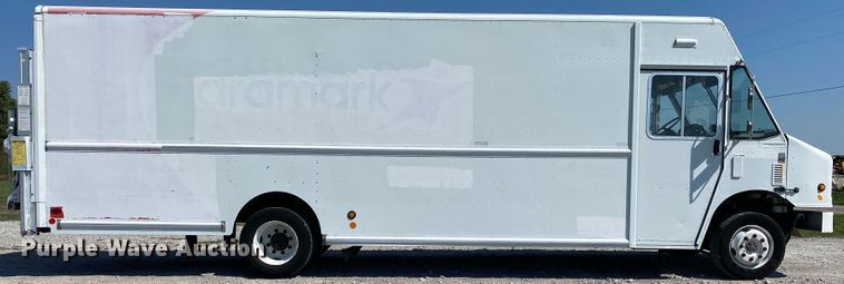 image for item JW9427 2008 Freightliner MT55  delivery truck