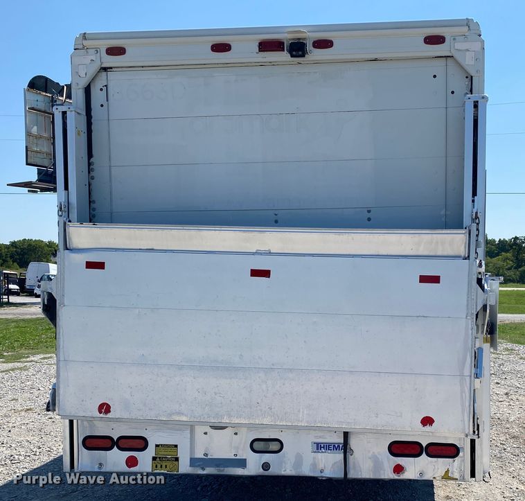 image for item JW9427 2008 Freightliner MT55  delivery truck