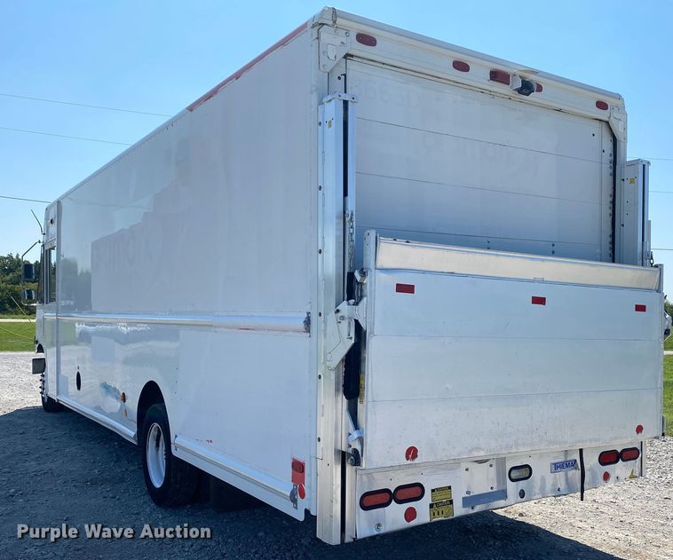 image for item JW9427 2008 Freightliner MT55  delivery truck