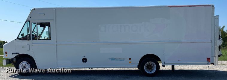 image for item JW9427 2008 Freightliner MT55  delivery truck