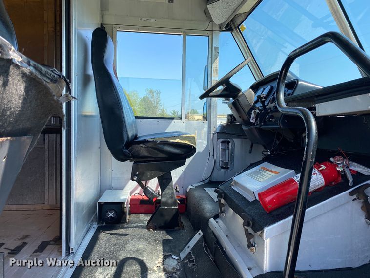 image for item JW9427 2008 Freightliner MT55  delivery truck