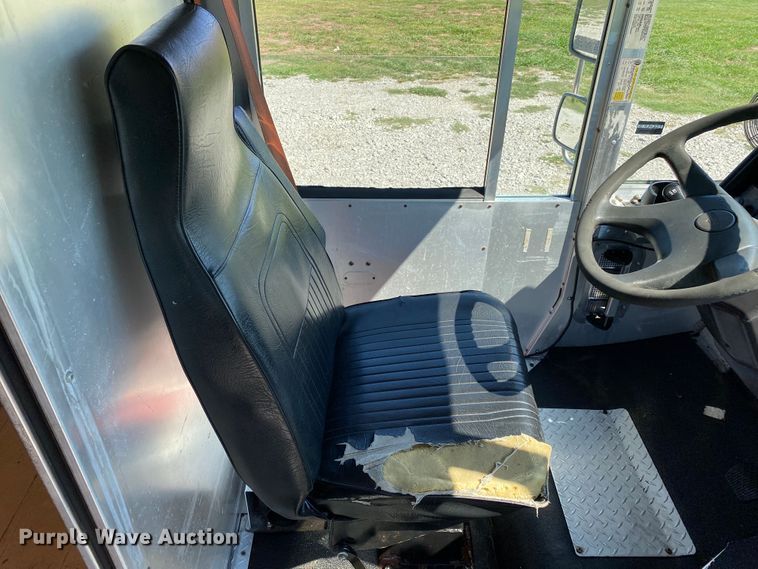 image for item JW9427 2008 Freightliner MT55  delivery truck