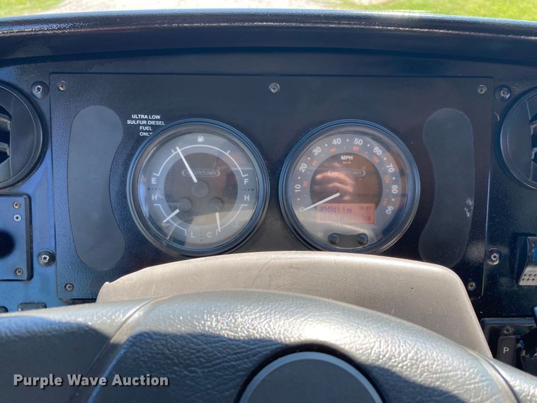 image for item JW9427 2008 Freightliner MT55  delivery truck