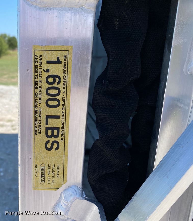 image for item JW9427 2008 Freightliner MT55  delivery truck