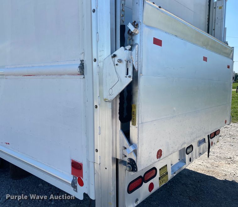 image for item JW9427 2008 Freightliner MT55  delivery truck