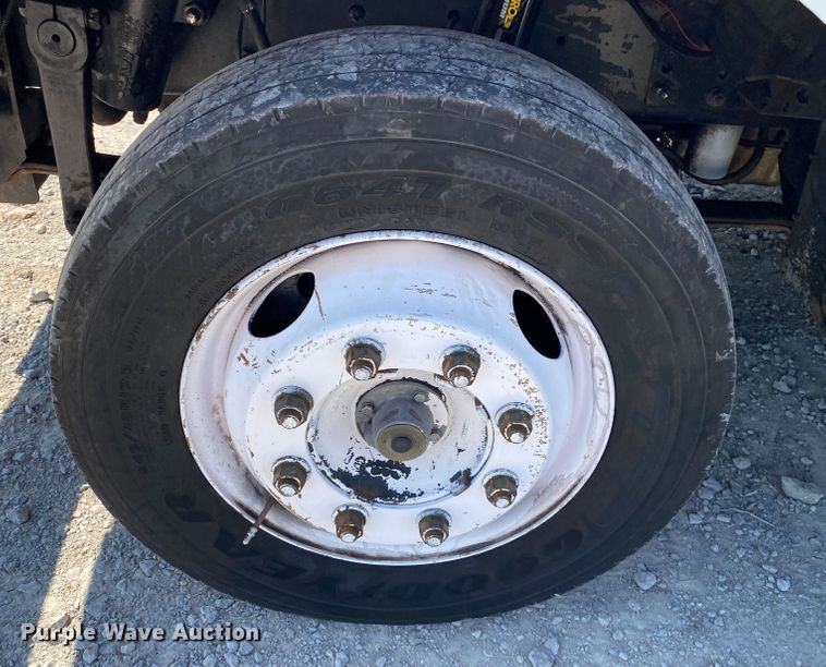 image for item JW9427 2008 Freightliner MT55  delivery truck