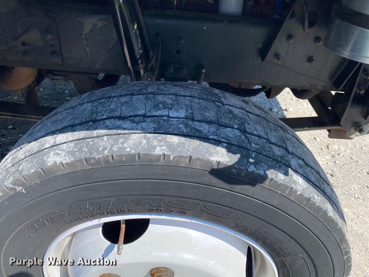 image for item JW9427 2008 Freightliner MT55  delivery truck