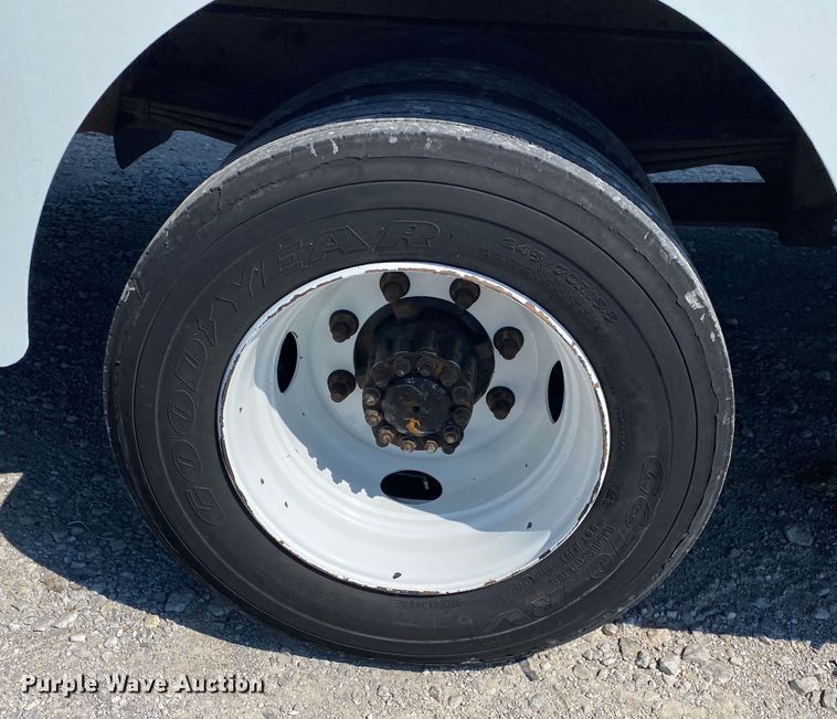 image for item JW9427 2008 Freightliner MT55  delivery truck