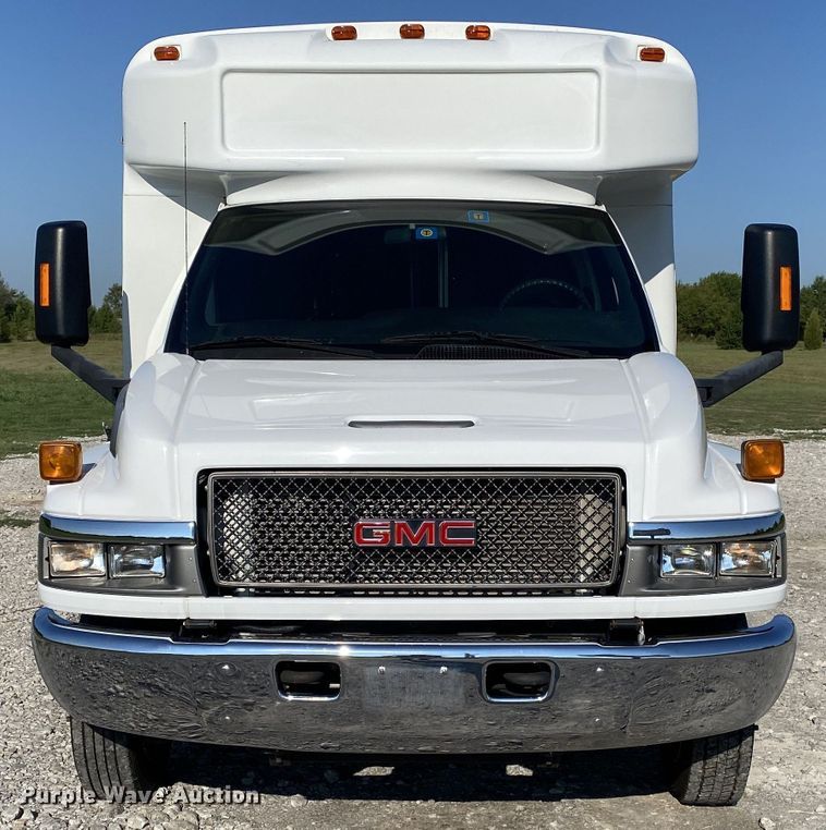 image for item JW9432 2008 GMC C5500  party bus