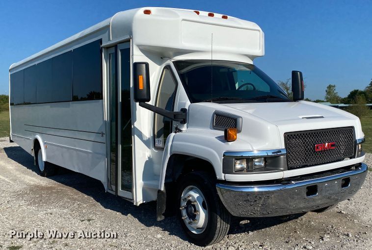 image for item JW9432 2008 GMC C5500  party bus