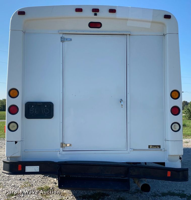 image for item JW9432 2008 GMC C5500  party bus