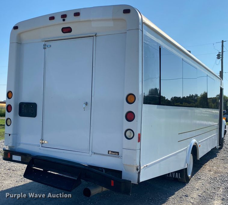 image for item JW9432 2008 GMC C5500  party bus