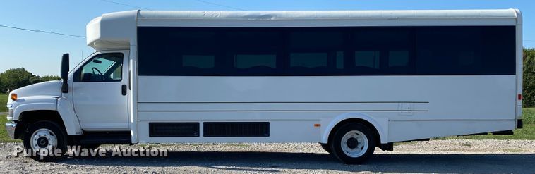 image for item JW9432 2008 GMC C5500  party bus