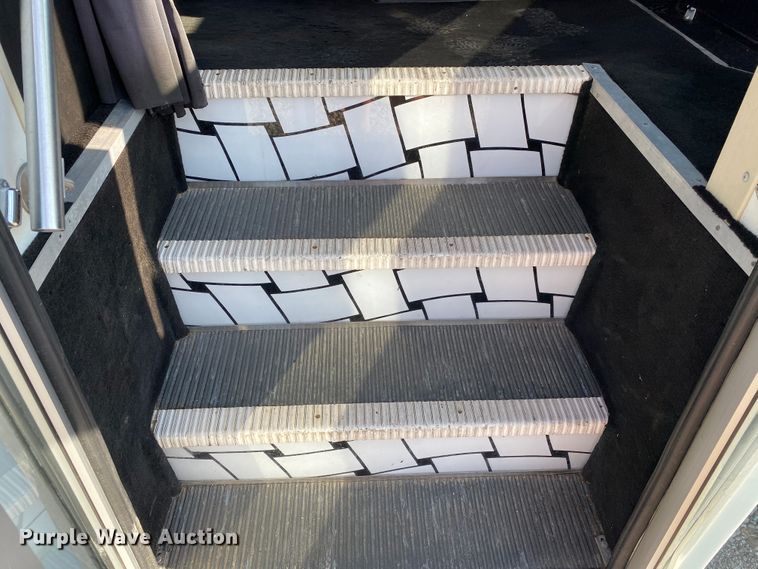 image for item JW9432 2008 GMC C5500  party bus