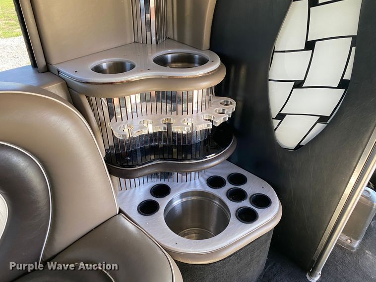 image for item JW9432 2008 GMC C5500  party bus