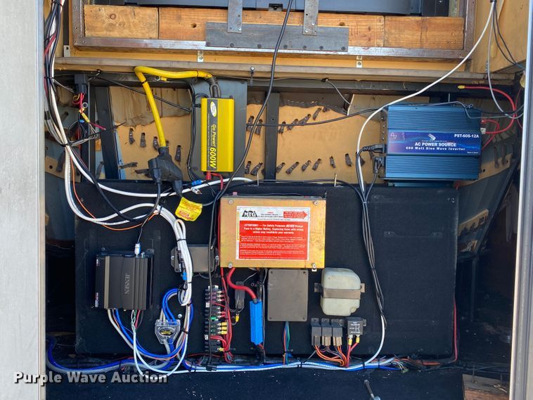 image for item JW9432 2008 GMC C5500  party bus