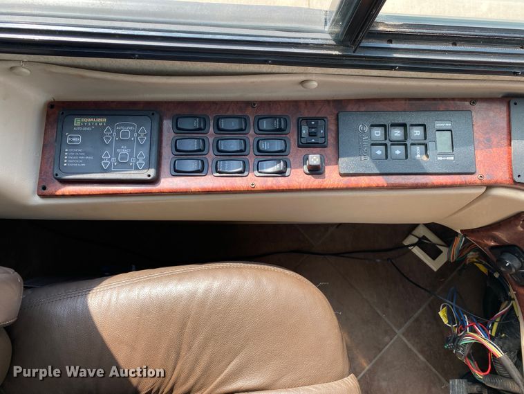 image for item JW9497 2009 Freightliner XC-R Mandalay  RV