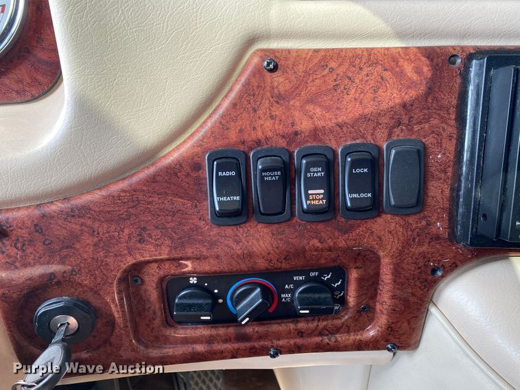 image for item JW9497 2009 Freightliner XC-R Mandalay  RV