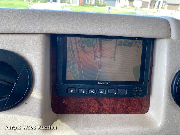 image for item JW9497 2009 Freightliner XC-R Mandalay  RV