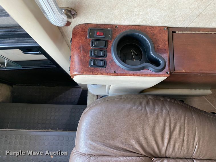 image for item JW9497 2009 Freightliner XC-R Mandalay  RV