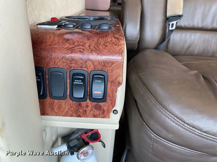 image for item JW9497 2009 Freightliner XC-R Mandalay  RV