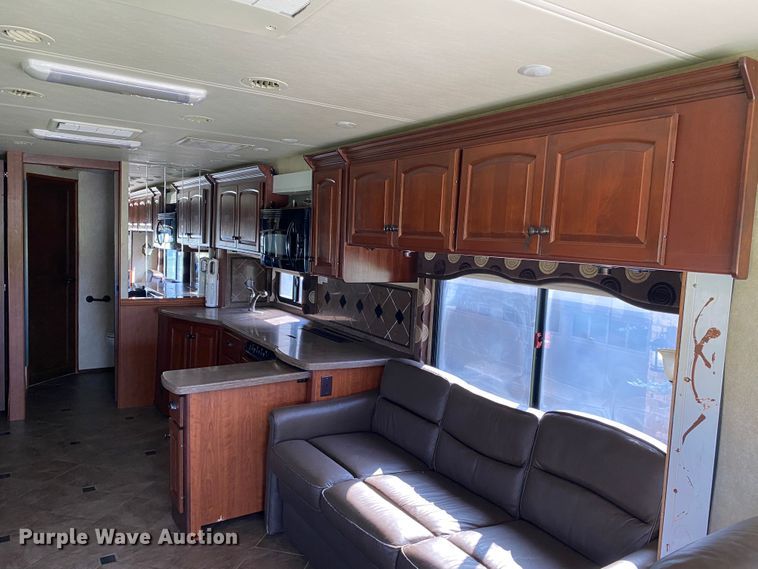 image for item JW9497 2009 Freightliner XC-R Mandalay  RV