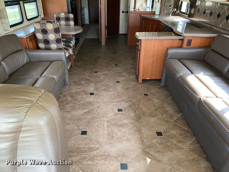 image for item JW9497 2009 Freightliner XC-R Mandalay  RV