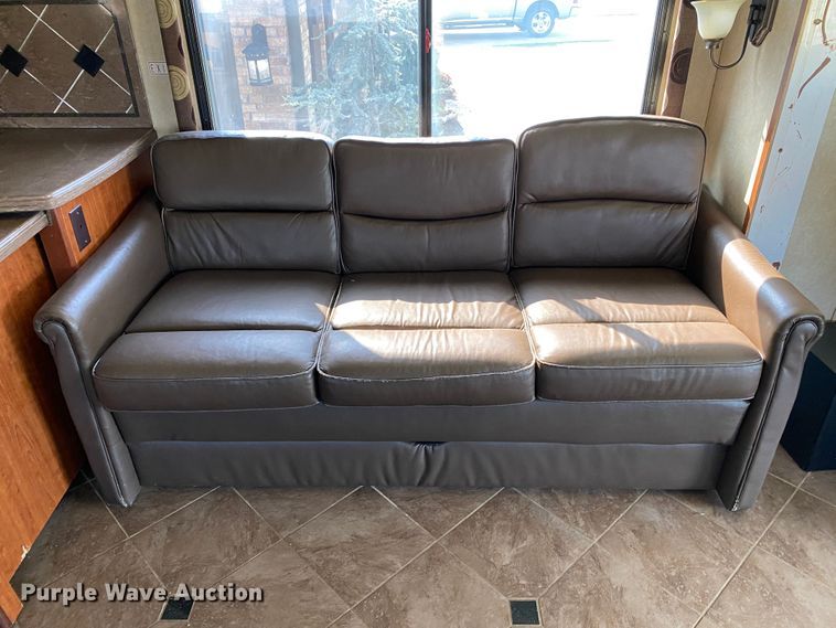 image for item JW9497 2009 Freightliner XC-R Mandalay  RV