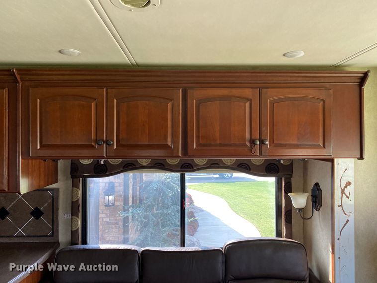 image for item JW9497 2009 Freightliner XC-R Mandalay  RV