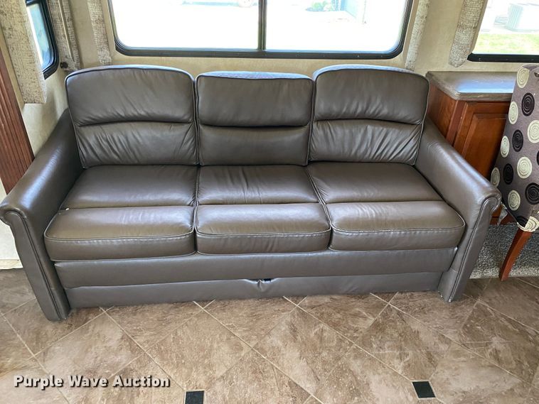 image for item JW9497 2009 Freightliner XC-R Mandalay  RV