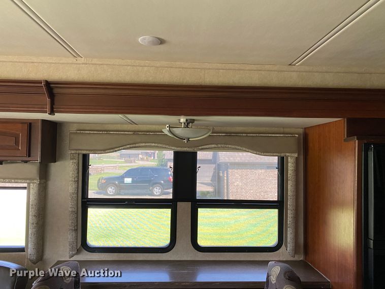 image for item JW9497 2009 Freightliner XC-R Mandalay  RV