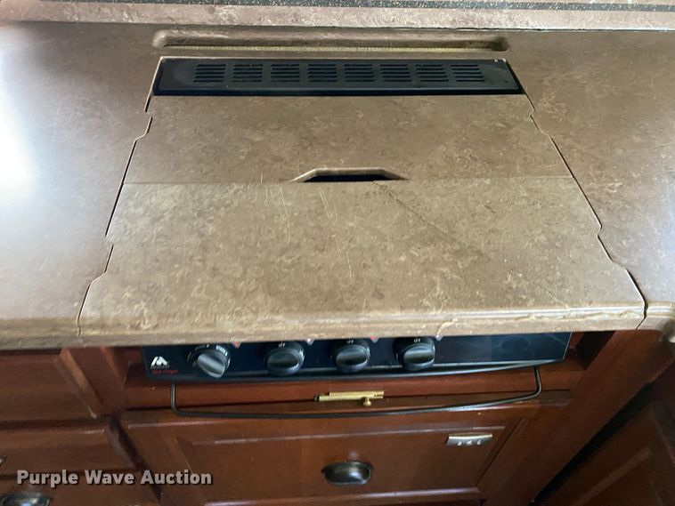 image for item JW9497 2009 Freightliner XC-R Mandalay  RV