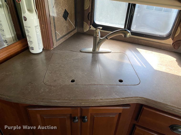 image for item JW9497 2009 Freightliner XC-R Mandalay  RV