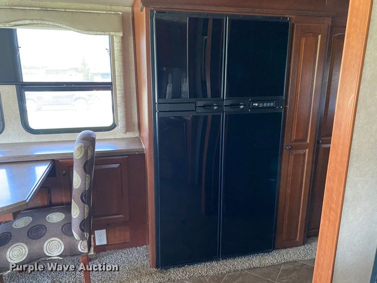 image for item JW9497 2009 Freightliner XC-R Mandalay  RV