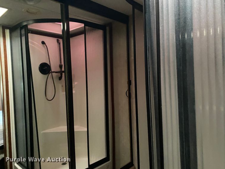 image for item JW9497 2009 Freightliner XC-R Mandalay  RV