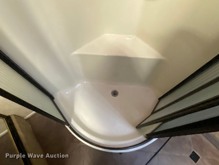 image for item JW9497 2009 Freightliner XC-R Mandalay  RV