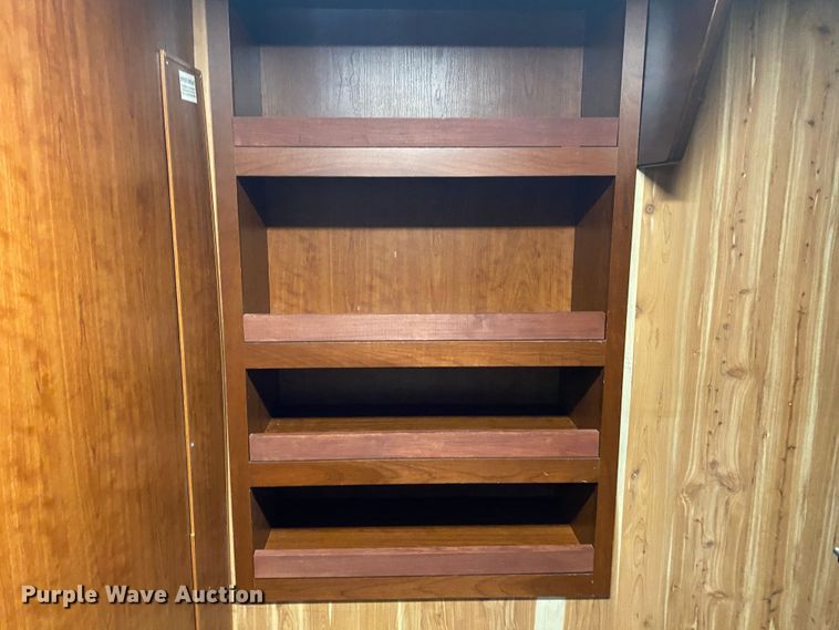 image for item JW9497 2009 Freightliner XC-R Mandalay  RV